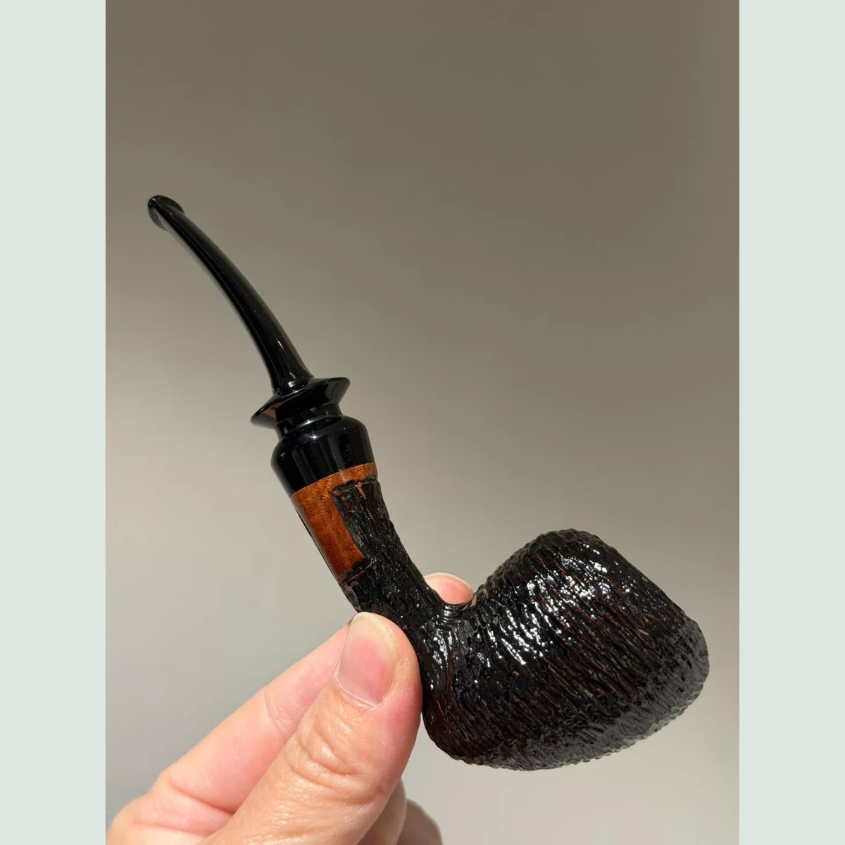 Acorn Bent Solid Briar Wood Tobacco Pipe supporting product view