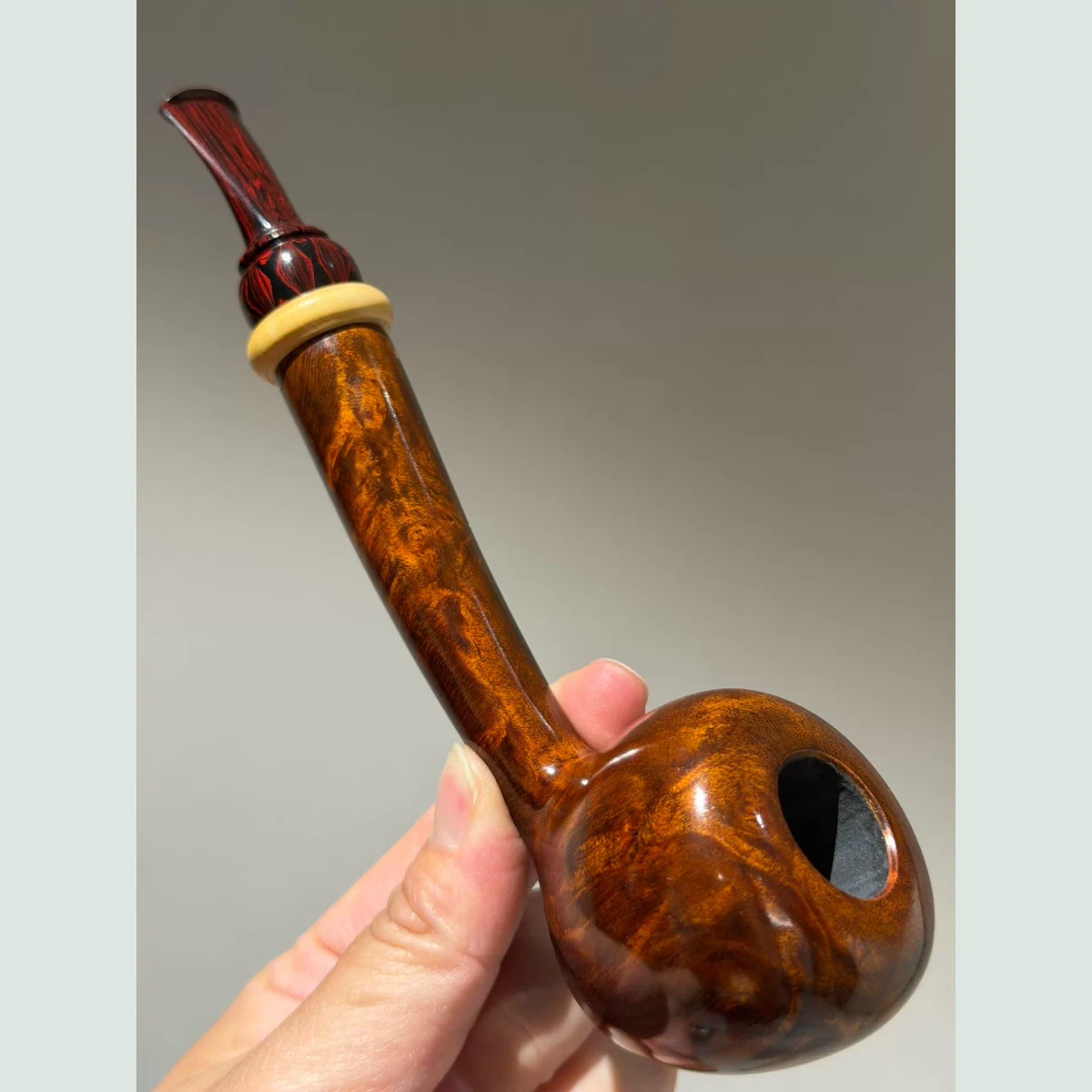 Acorn Long Stem Saddle Stem Solid Briar Wood Tobacco Pipe visible shape and finish detail