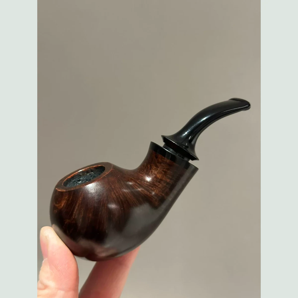 Apple Bent Cooling Chamber Solid Briar Wood Tobacco Pipe supporting product view