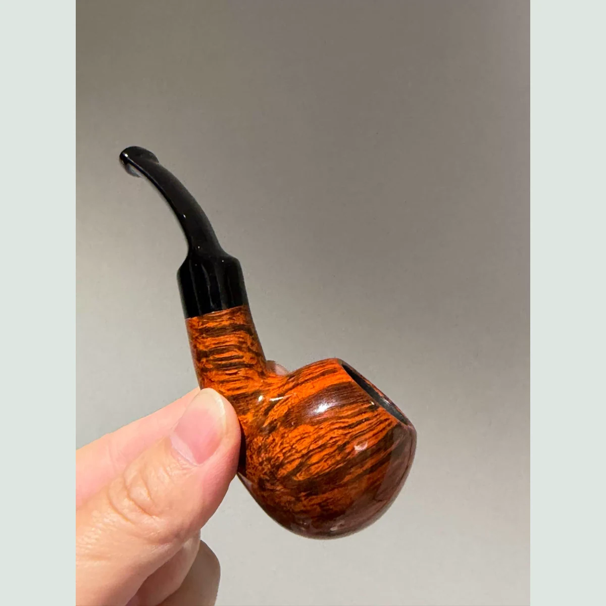 Apple Pocket Size Solid Briar Wood Tobacco Pipe supporting product view