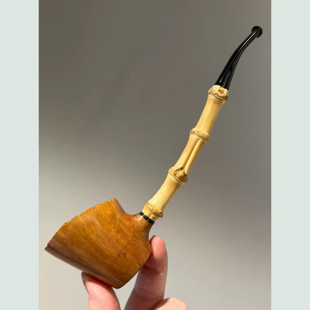 Bamboo-Shank Classic Sitter Handmade Solid Briar Wood Tobacco Pipe visible shape and finish detail