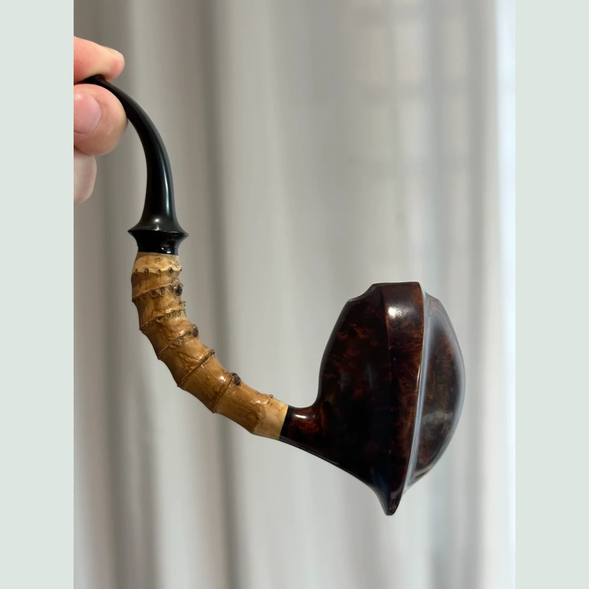 Bamboo-Shank Shield Bent Solid Briar Wood Tobacco Pipe visible shape and finish detail
