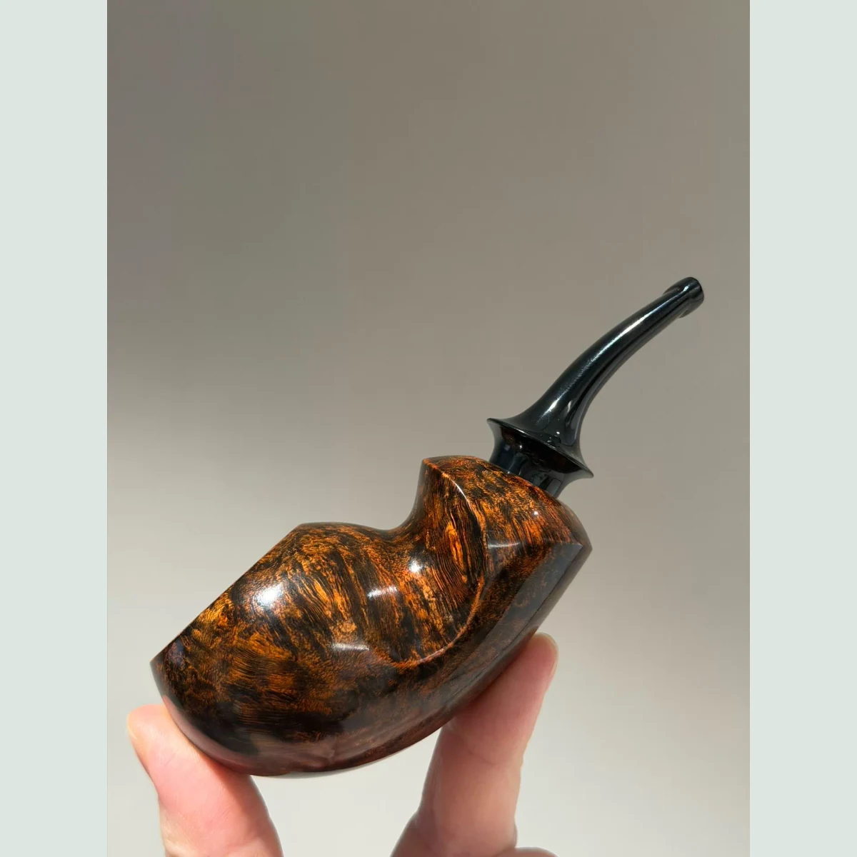 Blowfish Bent Solid Briar Wood Tobacco Pipe visible shape and finish detail