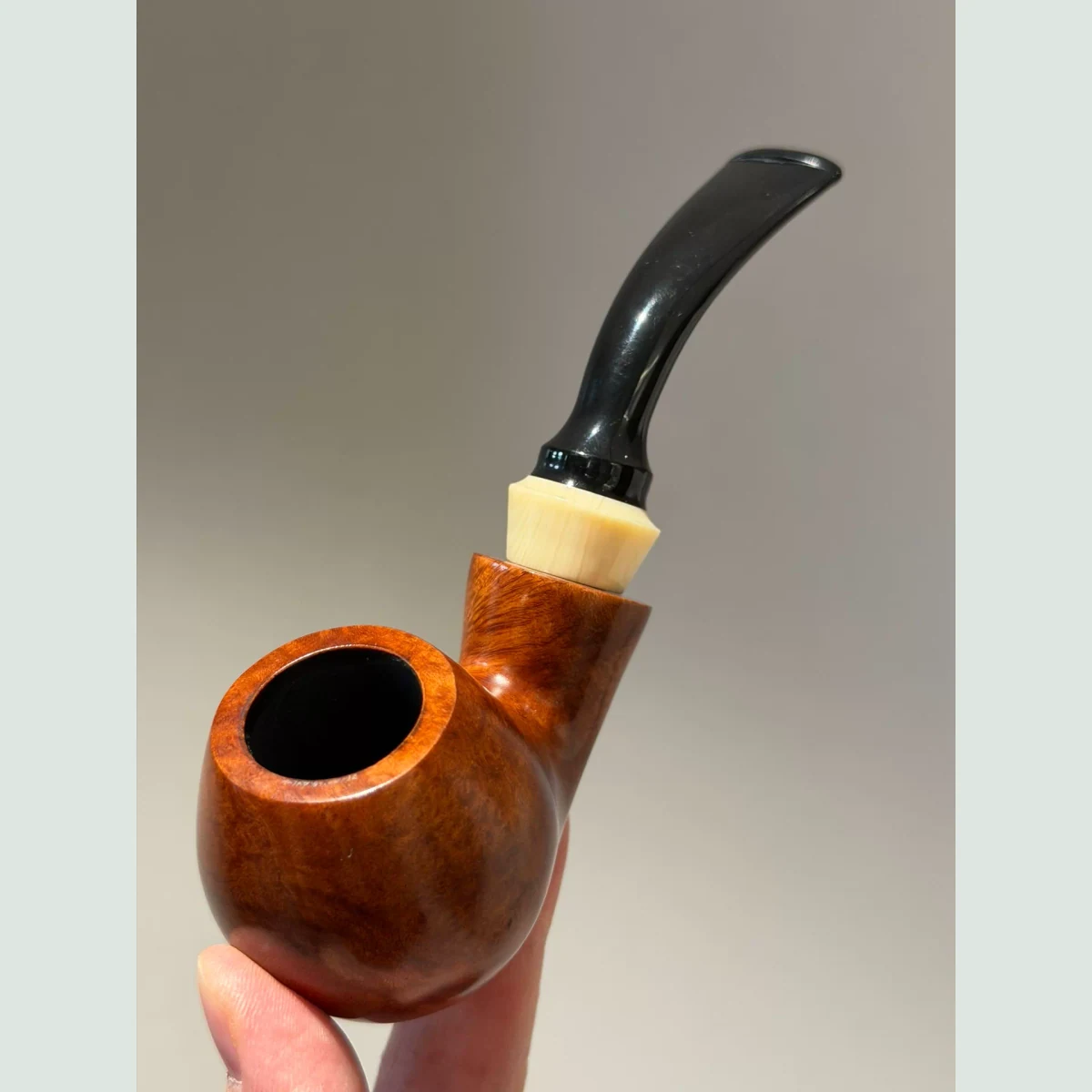 Blowfish Bent Solid Briar Wood Tobacco Pipe visible shape and finish detail