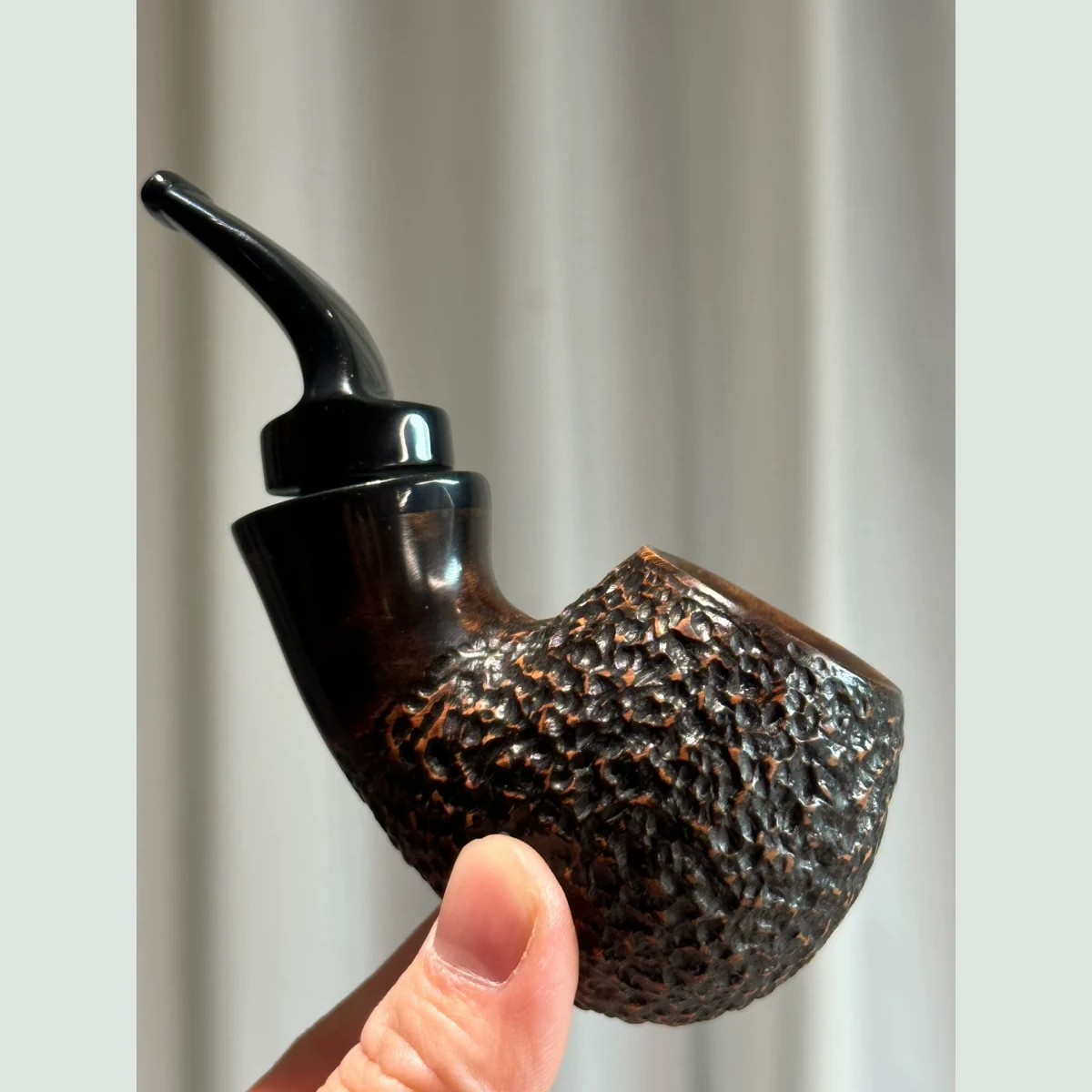 Blowfish Cooling Chamber Solid Briar Wood Tobacco Pipe visible shape and finish detail