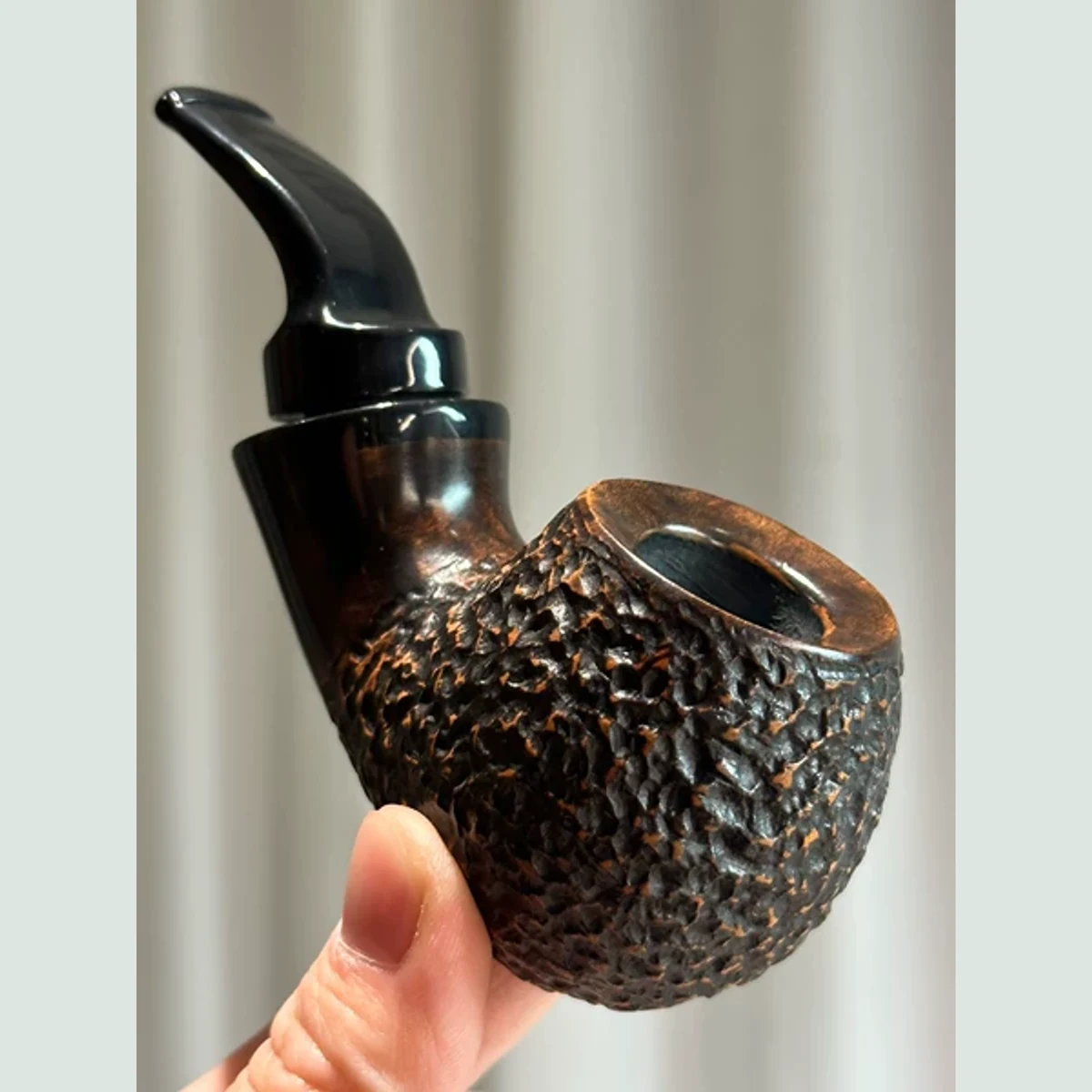 Blowfish Cooling Chamber Solid Briar Wood Tobacco Pipe visible shape and finish detail
