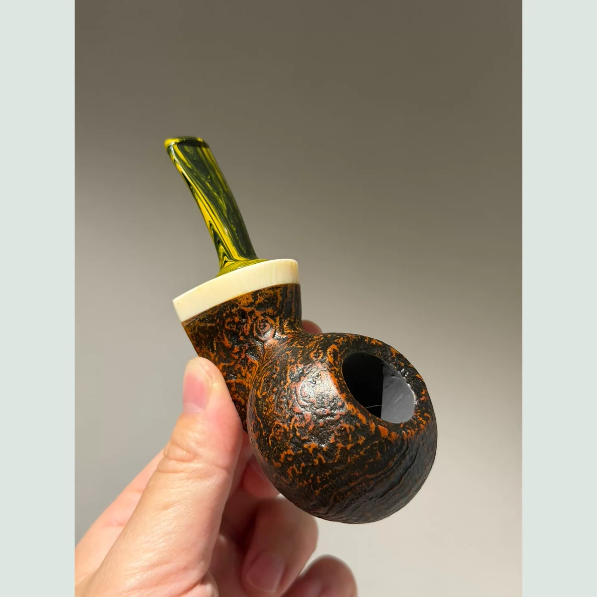 Blowfish Cooling Chamber Saddle Stem Solid Briar Wood Tobacco Pipe supporting product view