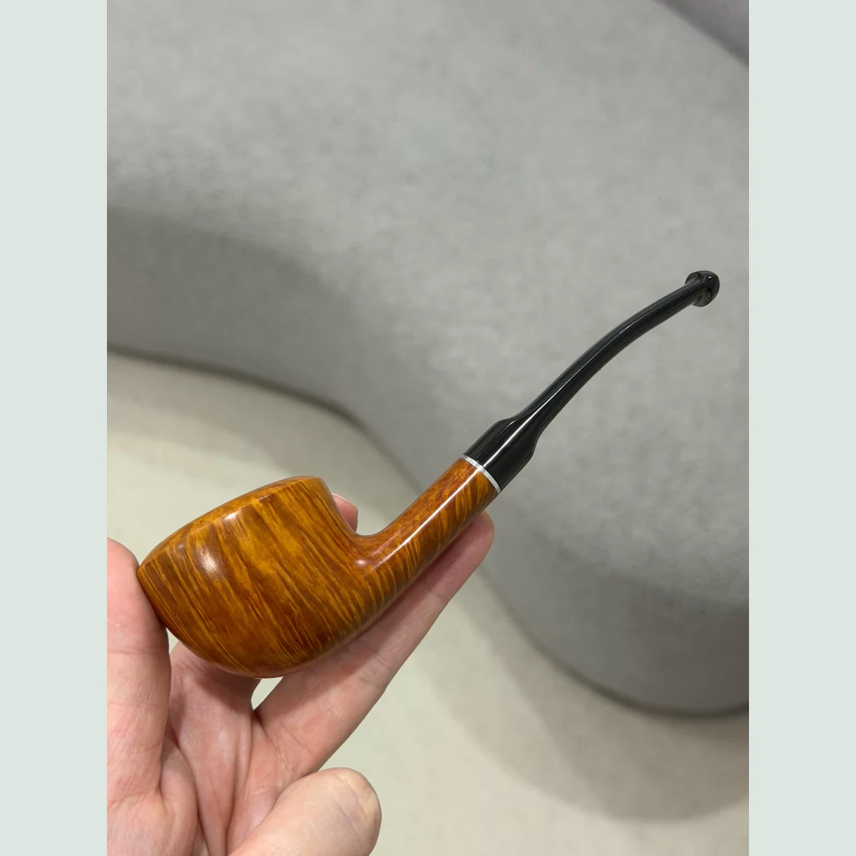 Classic Solid Briar Wood Tobacco Pipe 3mm visible shape and finish detail