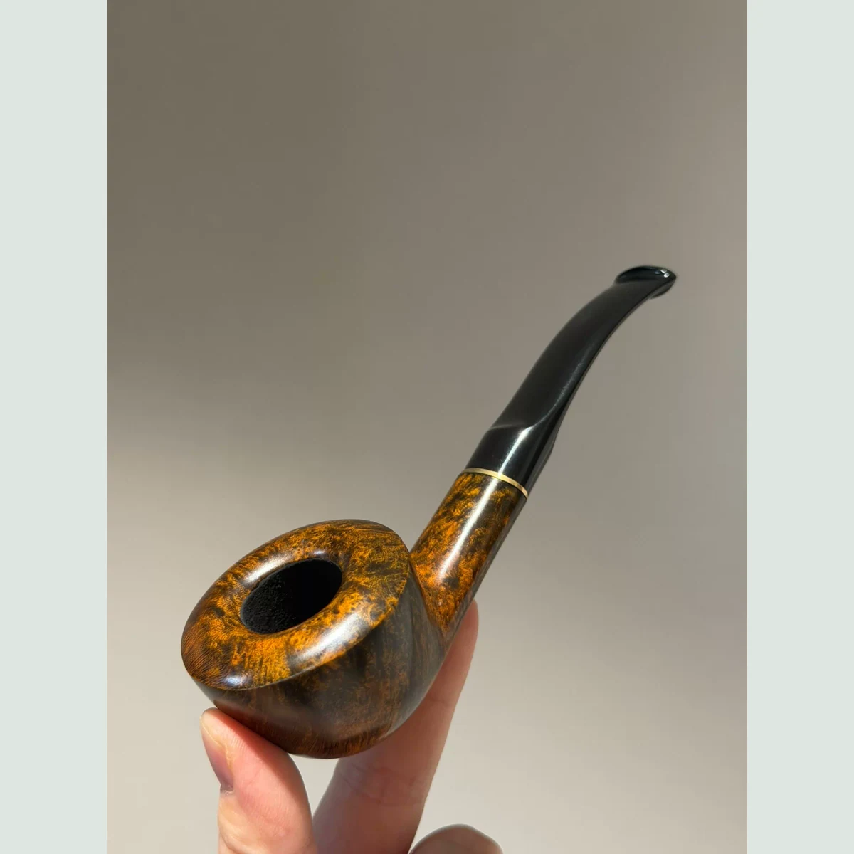 Classic Solid Briar Wood Tobacco Pipe 3mm visible shape and finish detail