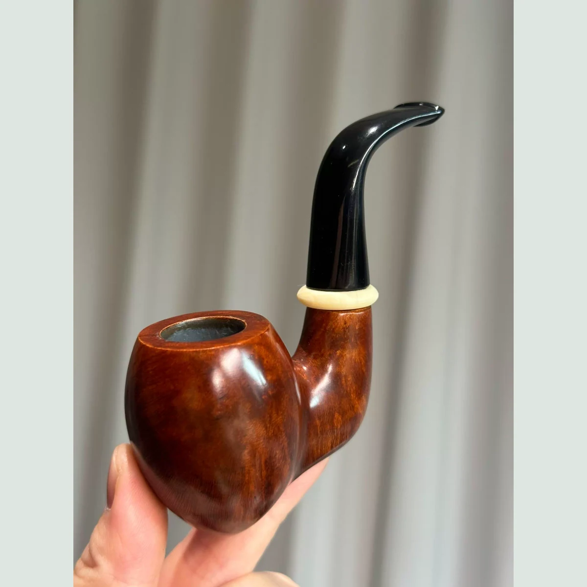 Devil Note Full Bent Solid Briar Wood Tobacco Pipe visible shape and finish detail