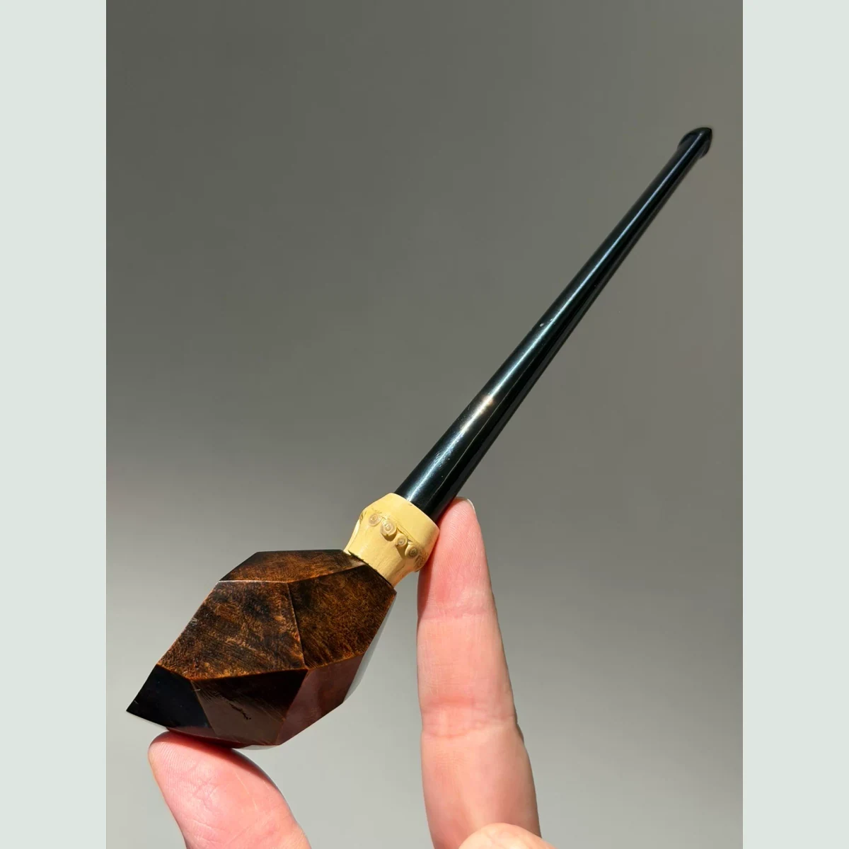 Diamond-Cut Classic Straight Handmade Solid Briar Wood Tobacco Pipe visible shape and finish detail