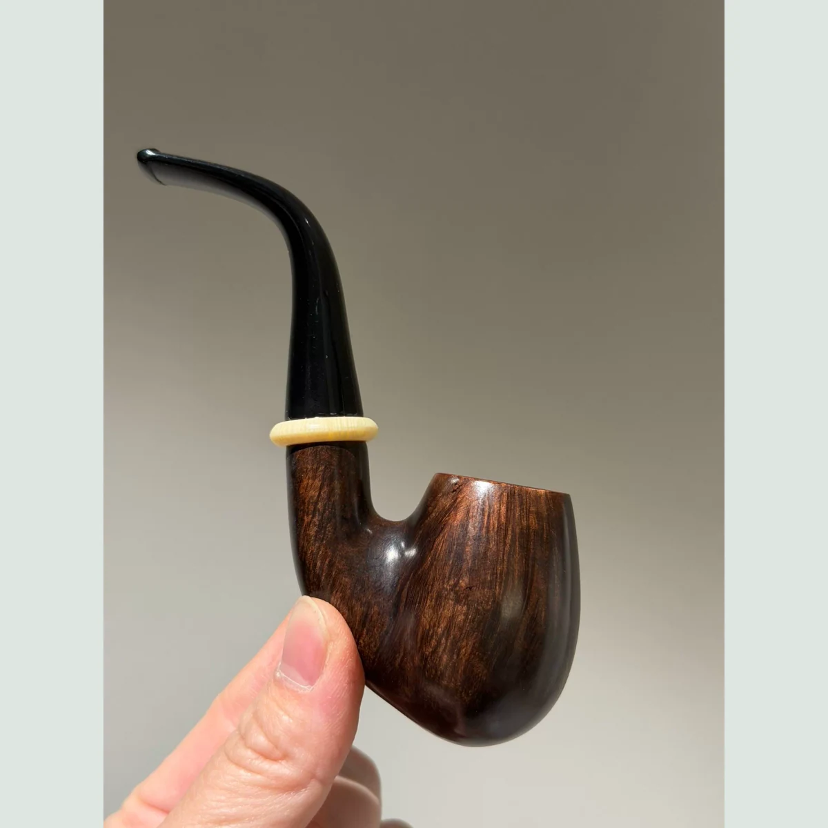 Egg Full Bent Solid Briar Wood Tobacco Pipe supporting product view