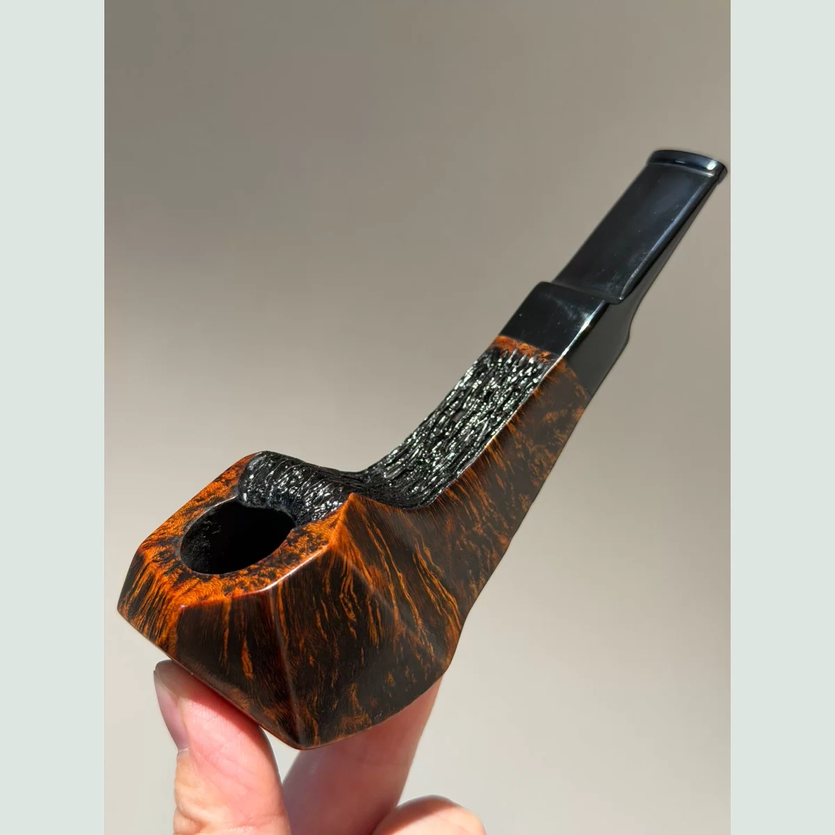 Faceted Judge Freehand Sitter Solid Briar Wood Tobacco Pipe supporting product view