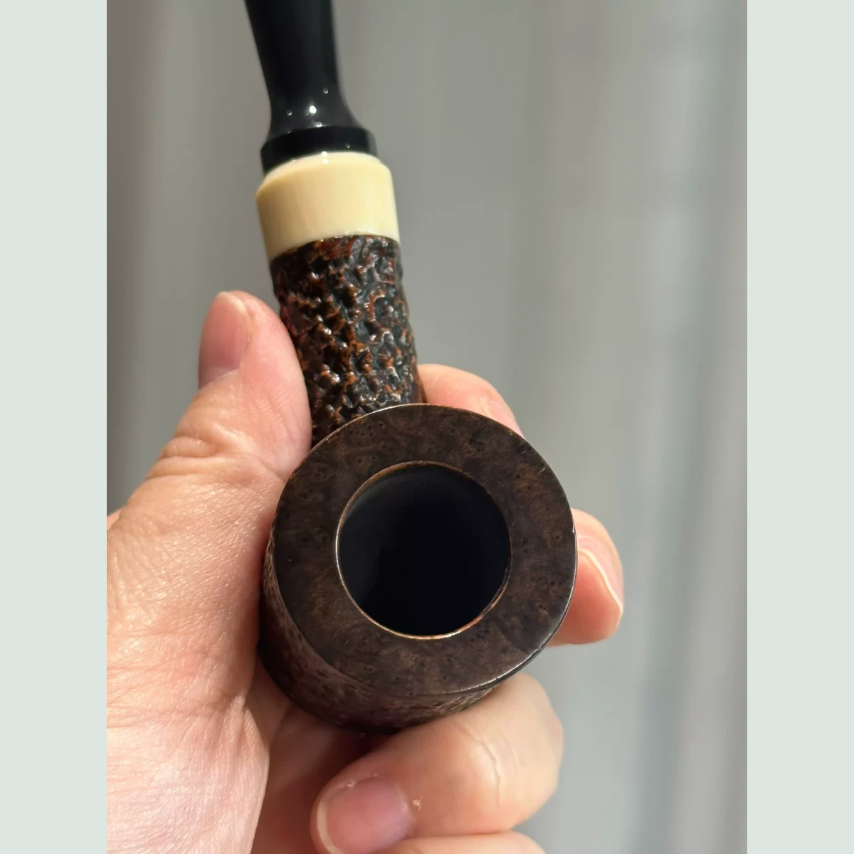 Hammer Straight Solid Briar Wood Tobacco Pipe visible shape and finish detail