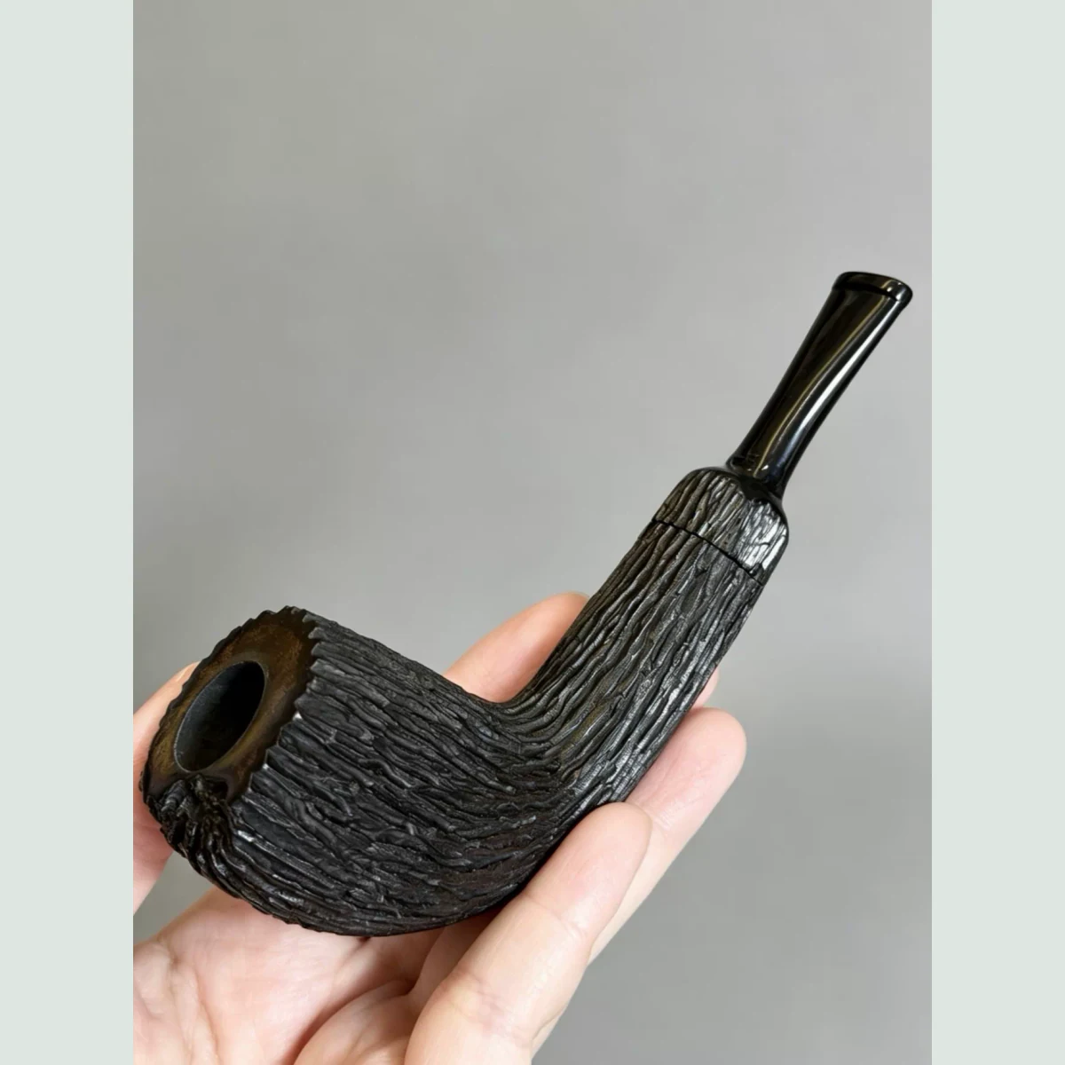 Horn Bent Handmade Solid Briar Wood Tobacco Pipe visible shape and finish detail