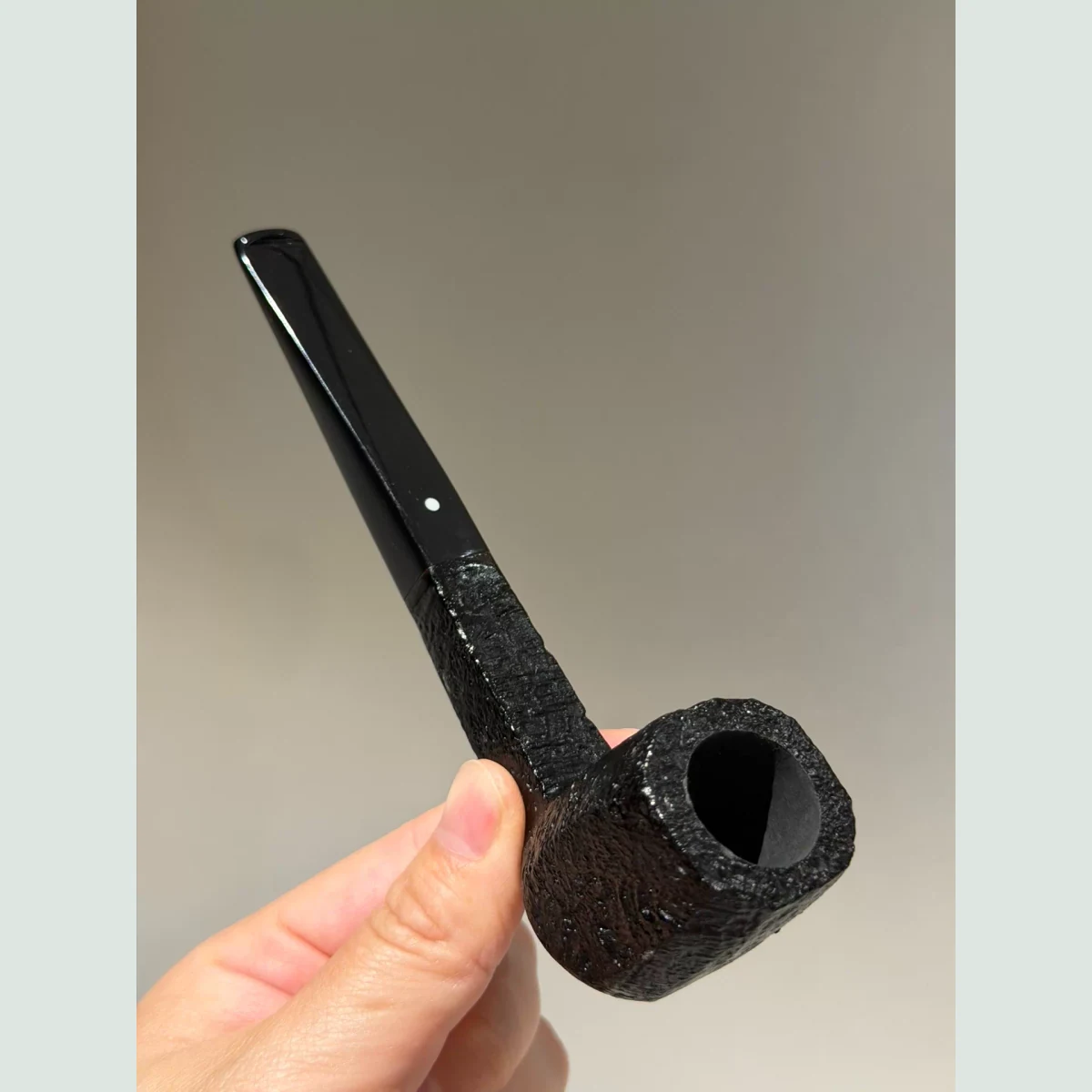 Judge Solid Briar Wood Tobacco Pipe supporting product view