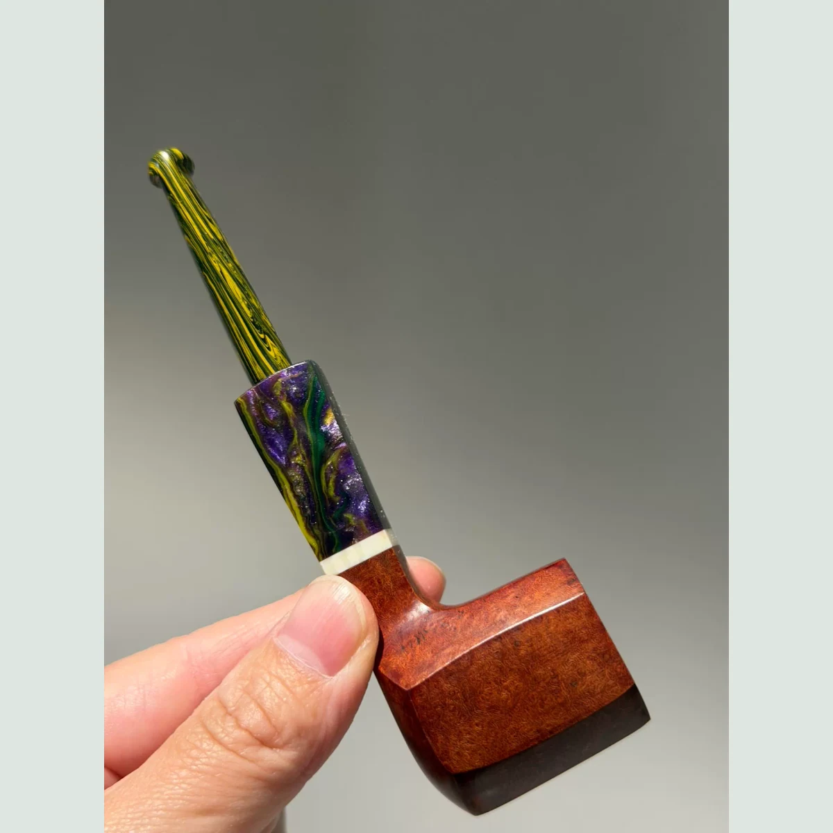 Judge Straight Sitter Solid Briar Wood Tobacco Pipe supporting product view