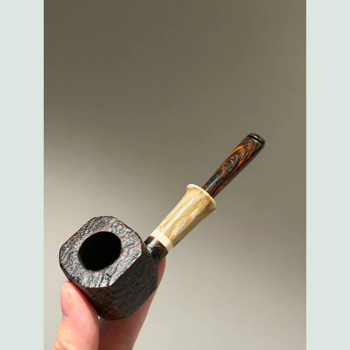 Judge Straight Sitter Army Mount Solid Briar Wood Tobacco Pipe supporting product view