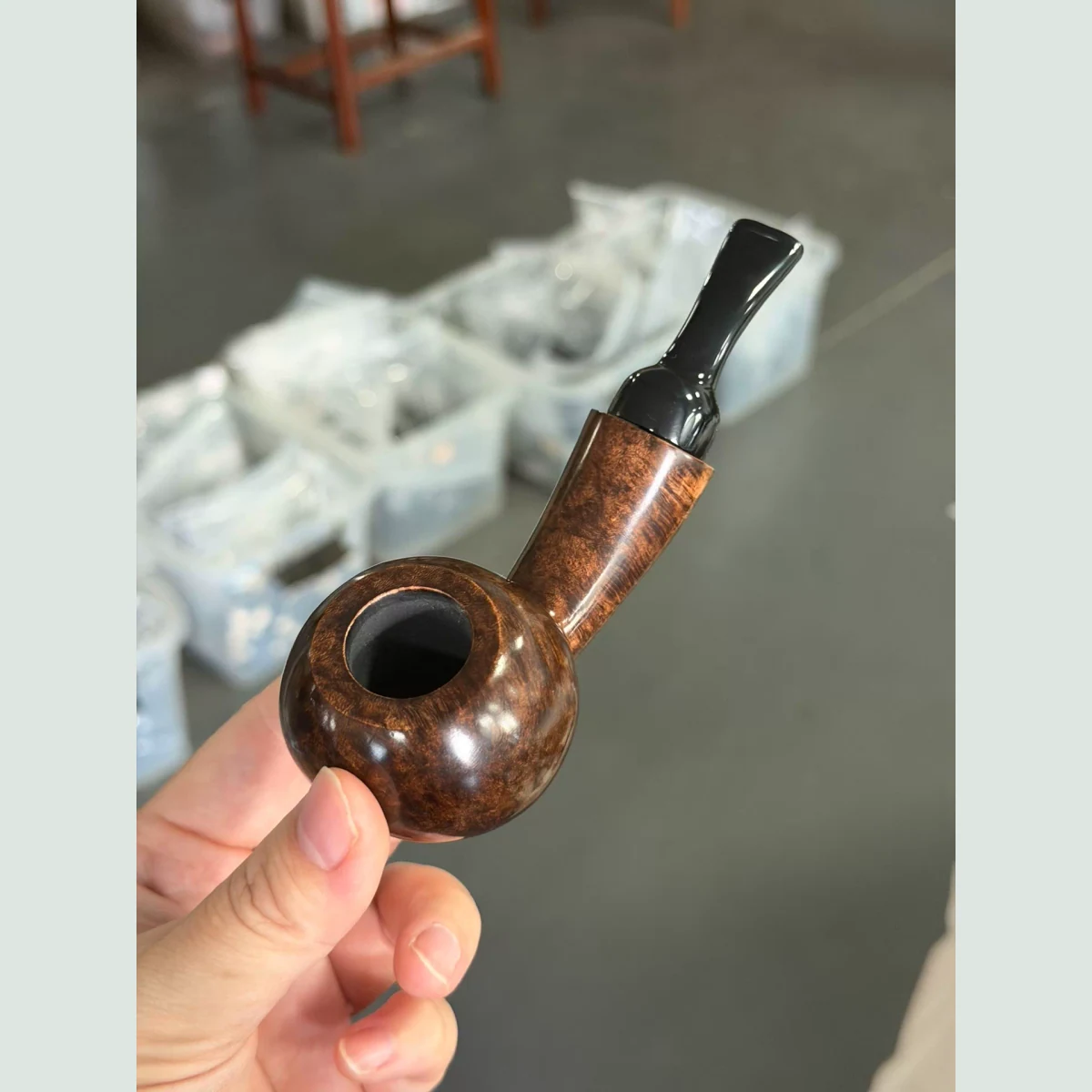 Large Acorn Bent Solid Briar Wood Tobacco Pipe visible shape and finish detail