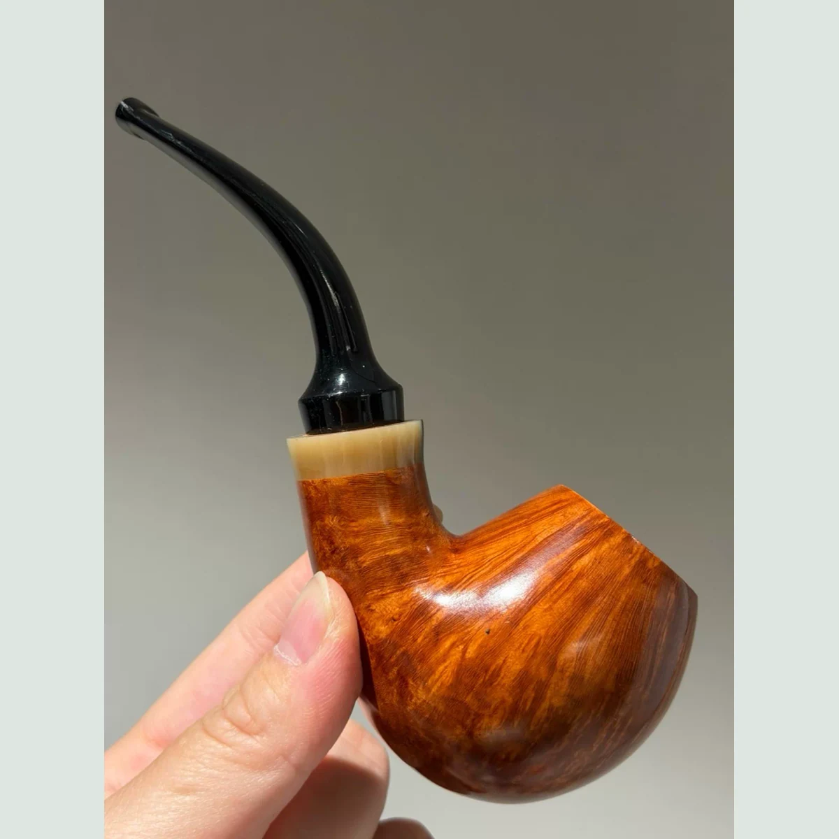 Large Blowfish Bent Cooling Chamber Solid Briar Wood Tobacco Pipe supporting product view