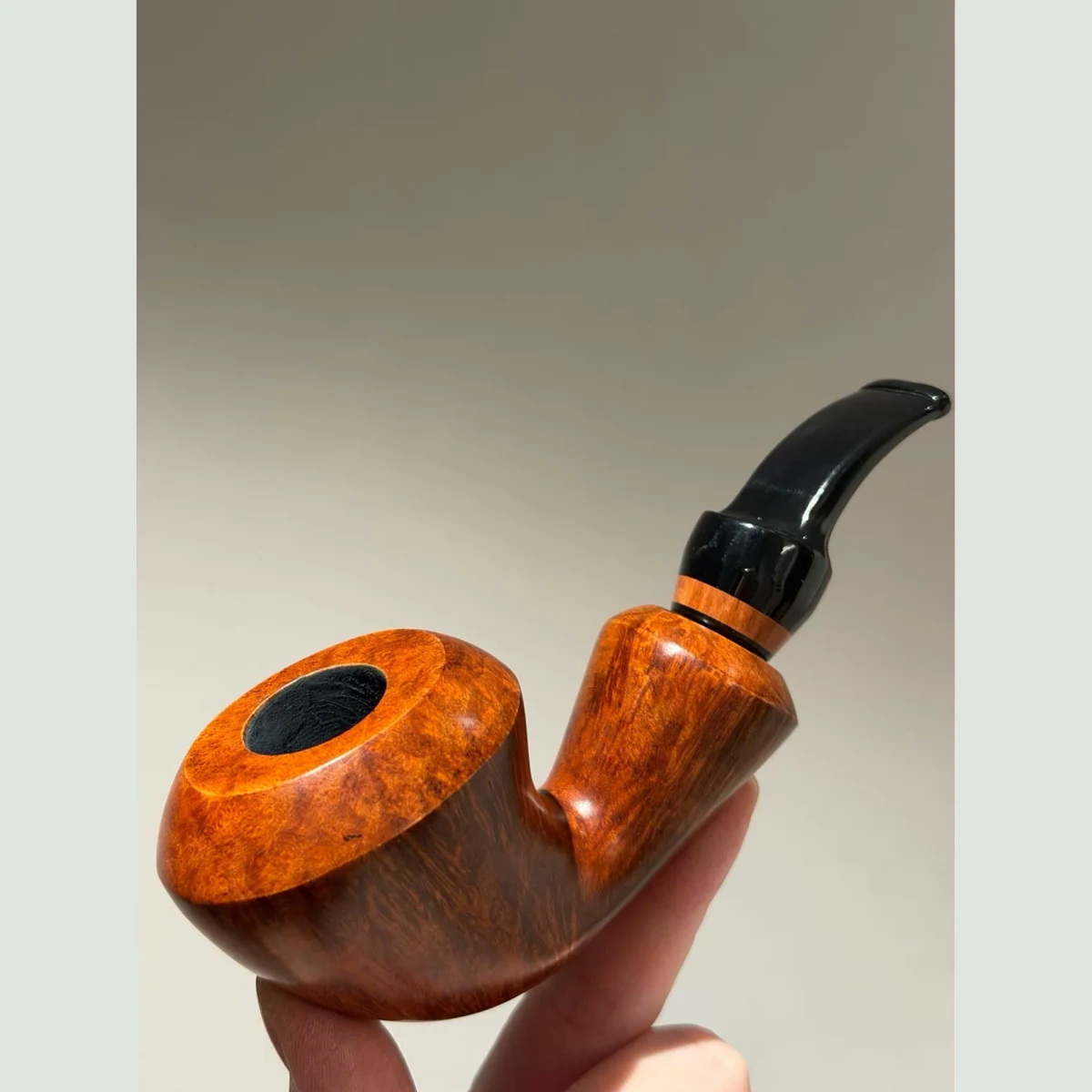 Large Classic Bent Solid Briar Wood Tobacco Pipe visible shape and finish detail