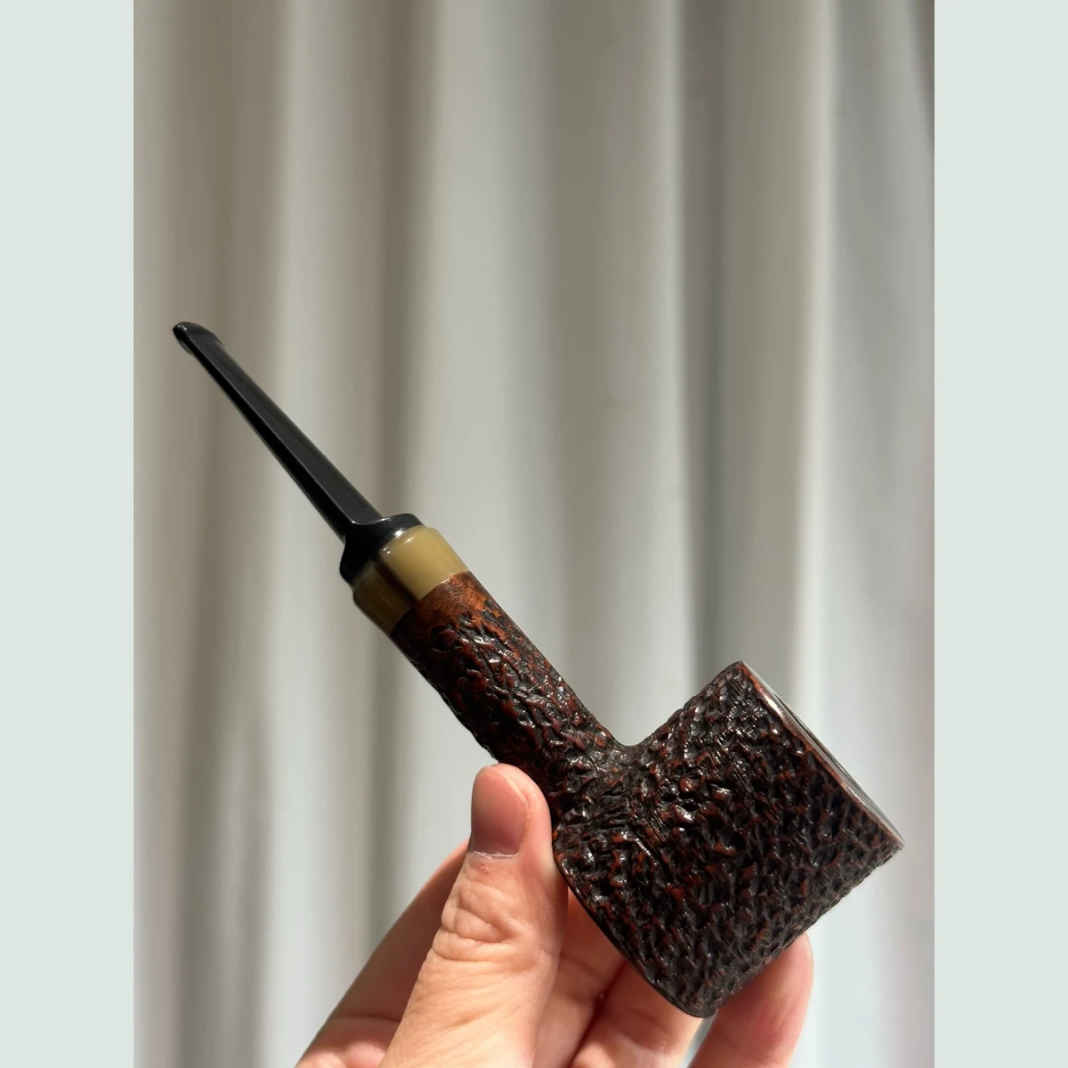 Large Hammer Straight Sitter Solid Briar Wood Tobacco Pipe visible shape and finish detail
