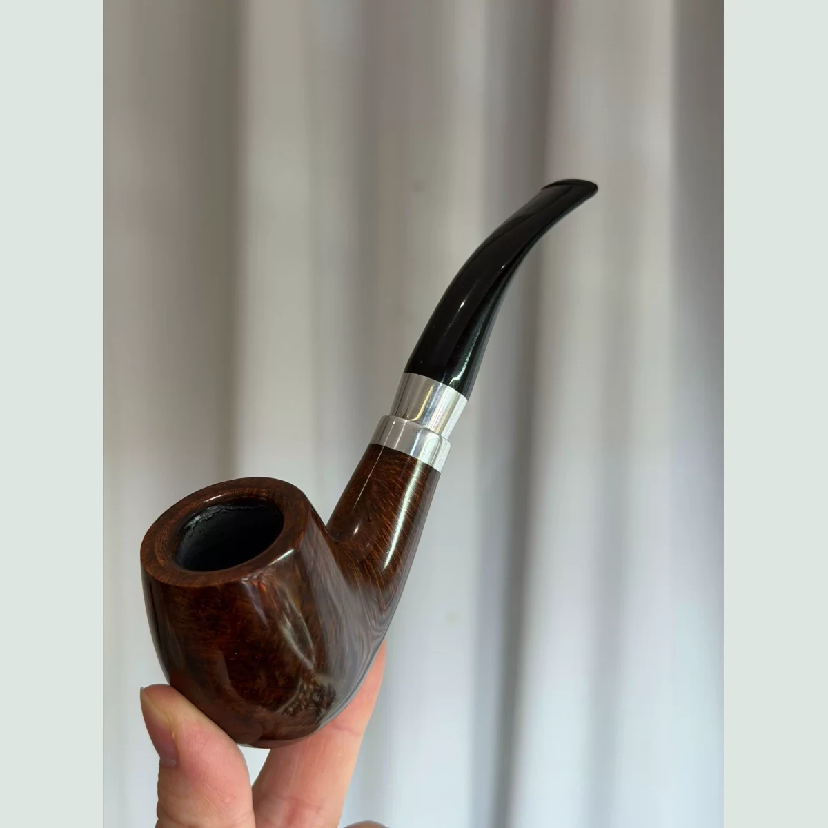 Large Sherlock Bent Solid Briar Wood Tobacco Pipe visible shape and finish detail