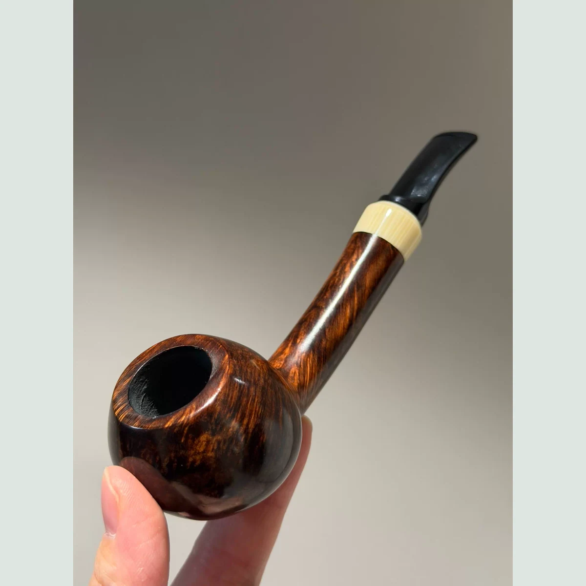 Long-Stem Apple Slightly Bent Solid Briar Wood Tobacco Pipe visible shape and finish detail
