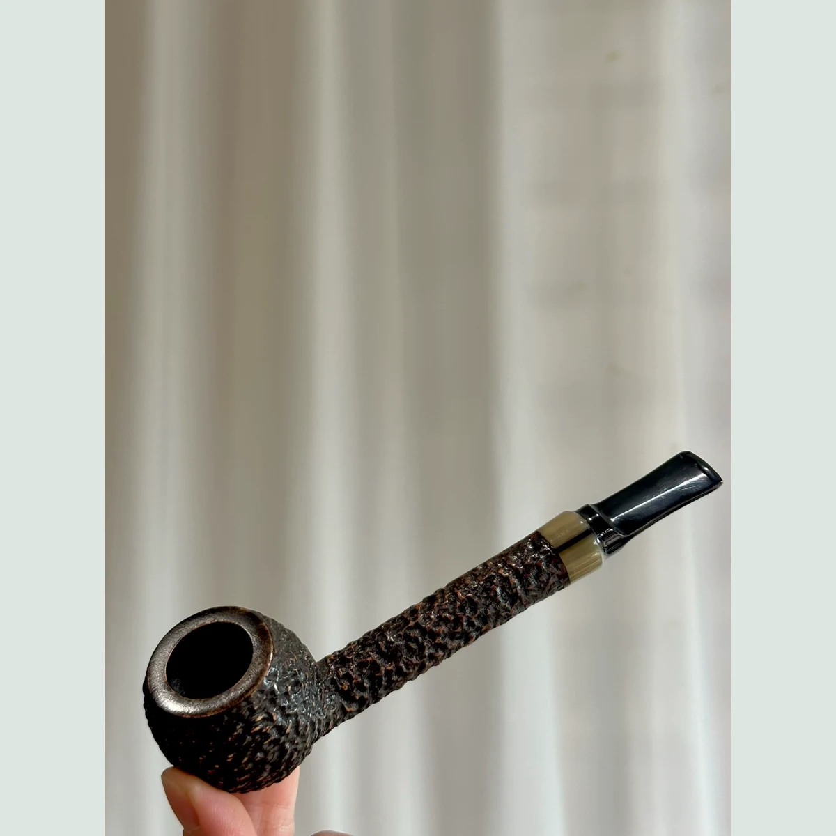 Long-Stem Apple Straight Solid Briar Wood Tobacco Pipe visible shape and finish detail