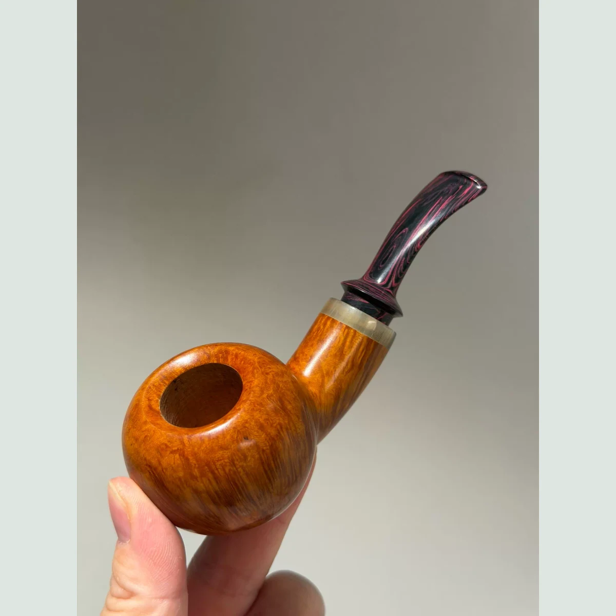 Natural Apple Cooling Chamber Saddle Stem Solid Briar Wood Tobacco Pipe visible shape and finish detail