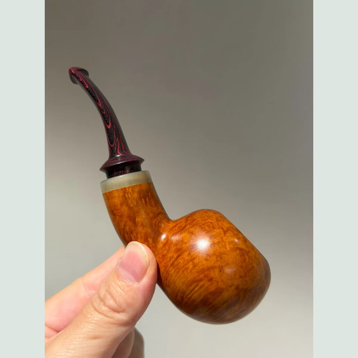 Natural Apple Cooling Chamber Saddle Stem Solid Briar Wood Tobacco Pipe supporting product view
