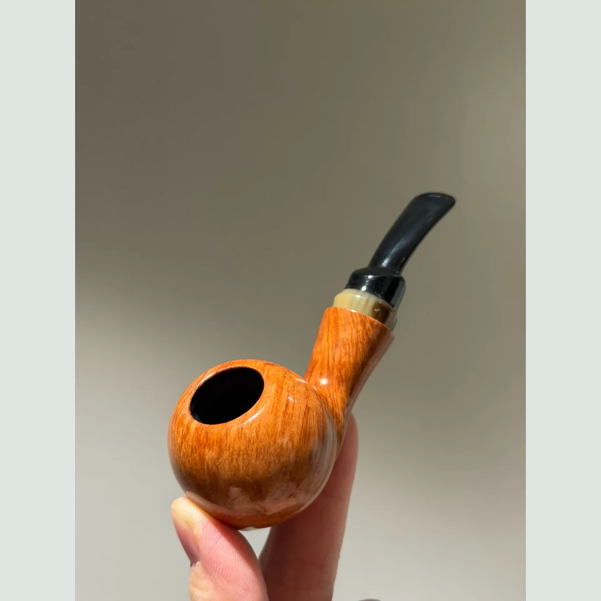 Natural Dragon Egg Pocket Size Solid Briar Wood Tobacco Pipe visible shape and finish detail