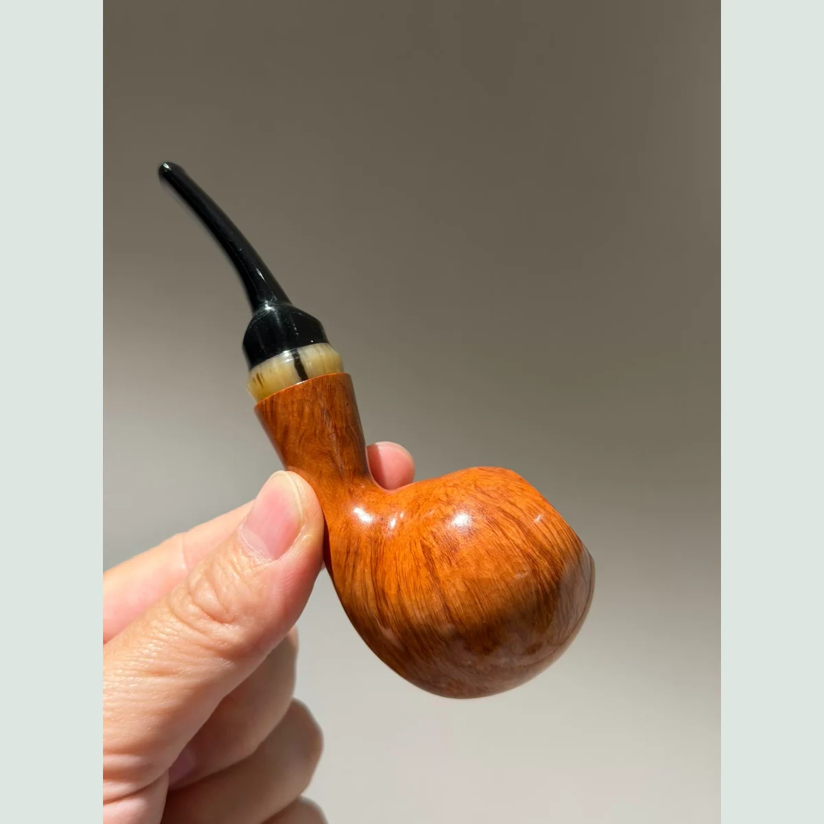 Natural Dragon Egg Pocket Size Solid Briar Wood Tobacco Pipe supporting product view
