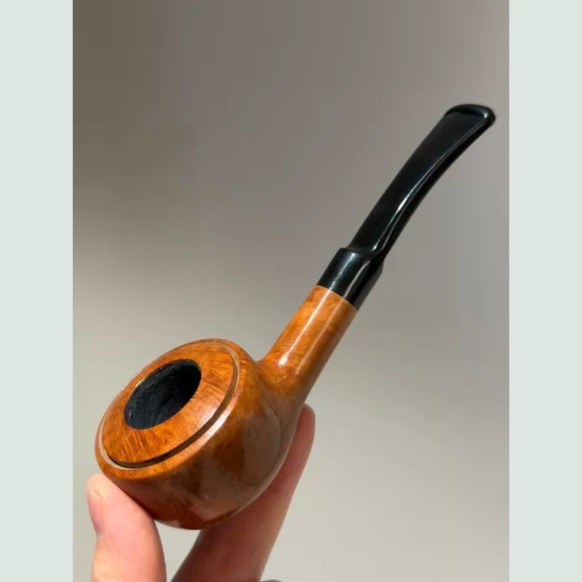 Natural Pan Solid Briar Wood Tobacco Pipe visible shape and finish detail