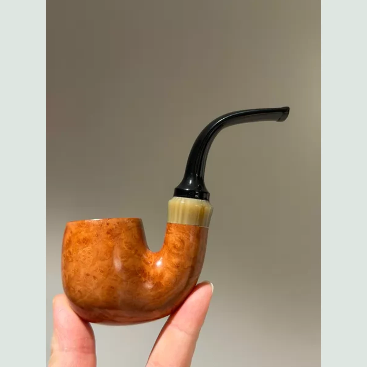 Natural Stalin-Style Full Bent Solid Briar Wood Tobacco Pipe visible shape and finish detail