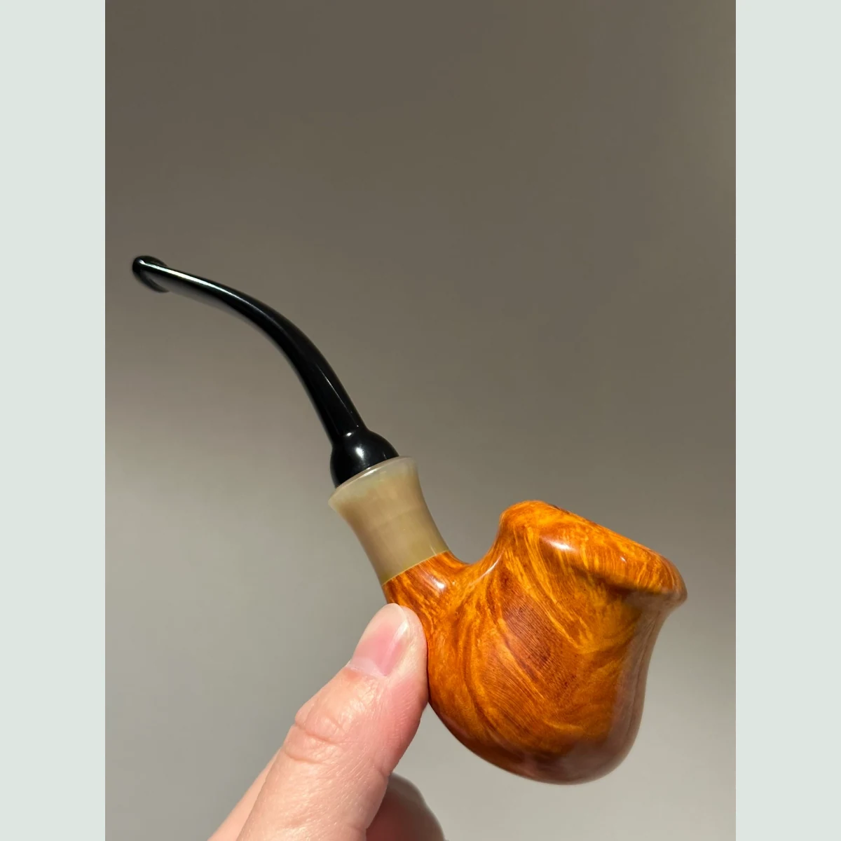 Pitcher Plant Bent Freehand Solid Briar Wood Tobacco Pipe visible shape and finish detail