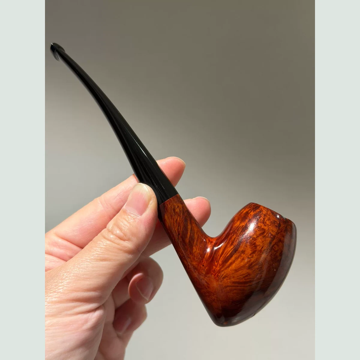 Rustic Burl Tulip Bent Solid Briar Wood Tobacco Pipe supporting product view