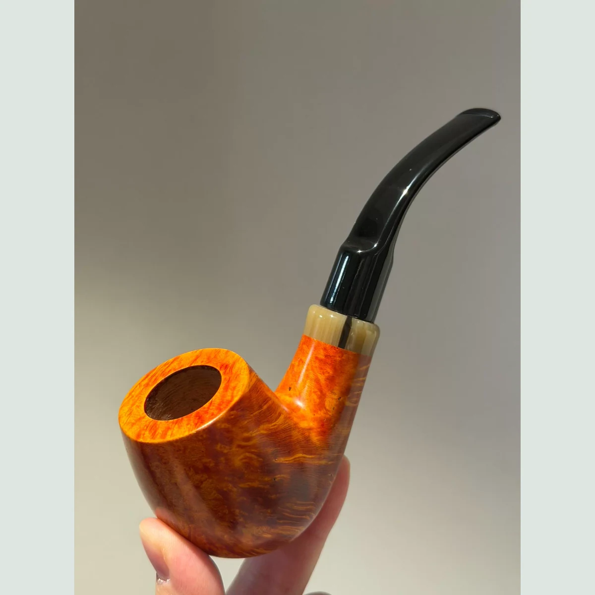 Sherlock Solid Briar Wood Tobacco Pipe visible shape and finish detail