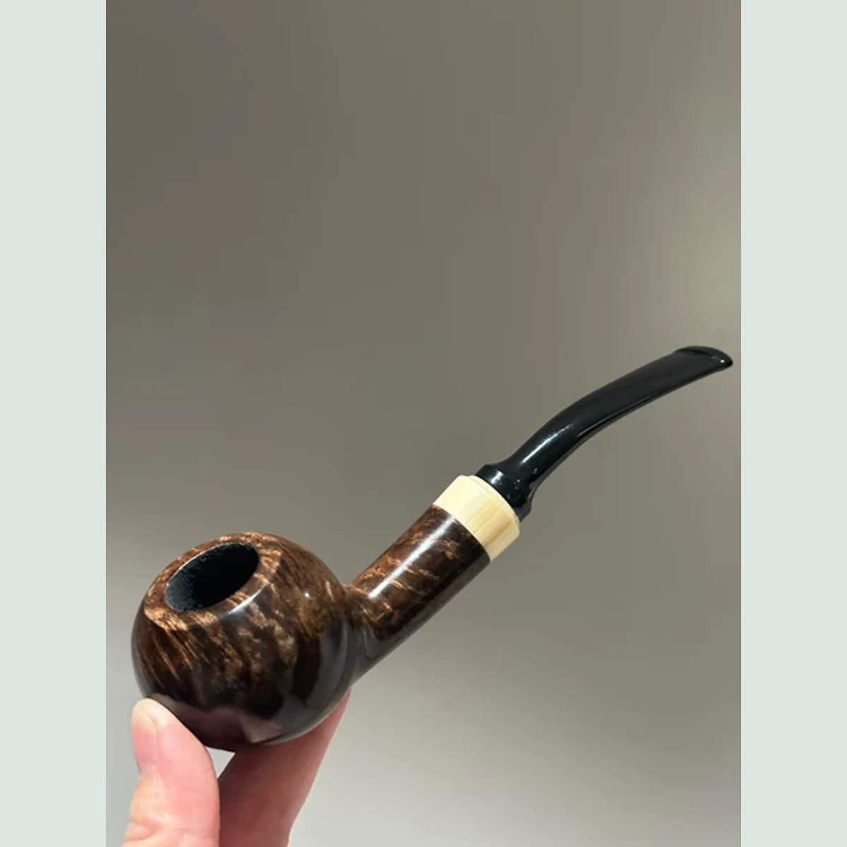 Tomato Apple Slightly Bent Solid Briar Wood Tobacco Pipe