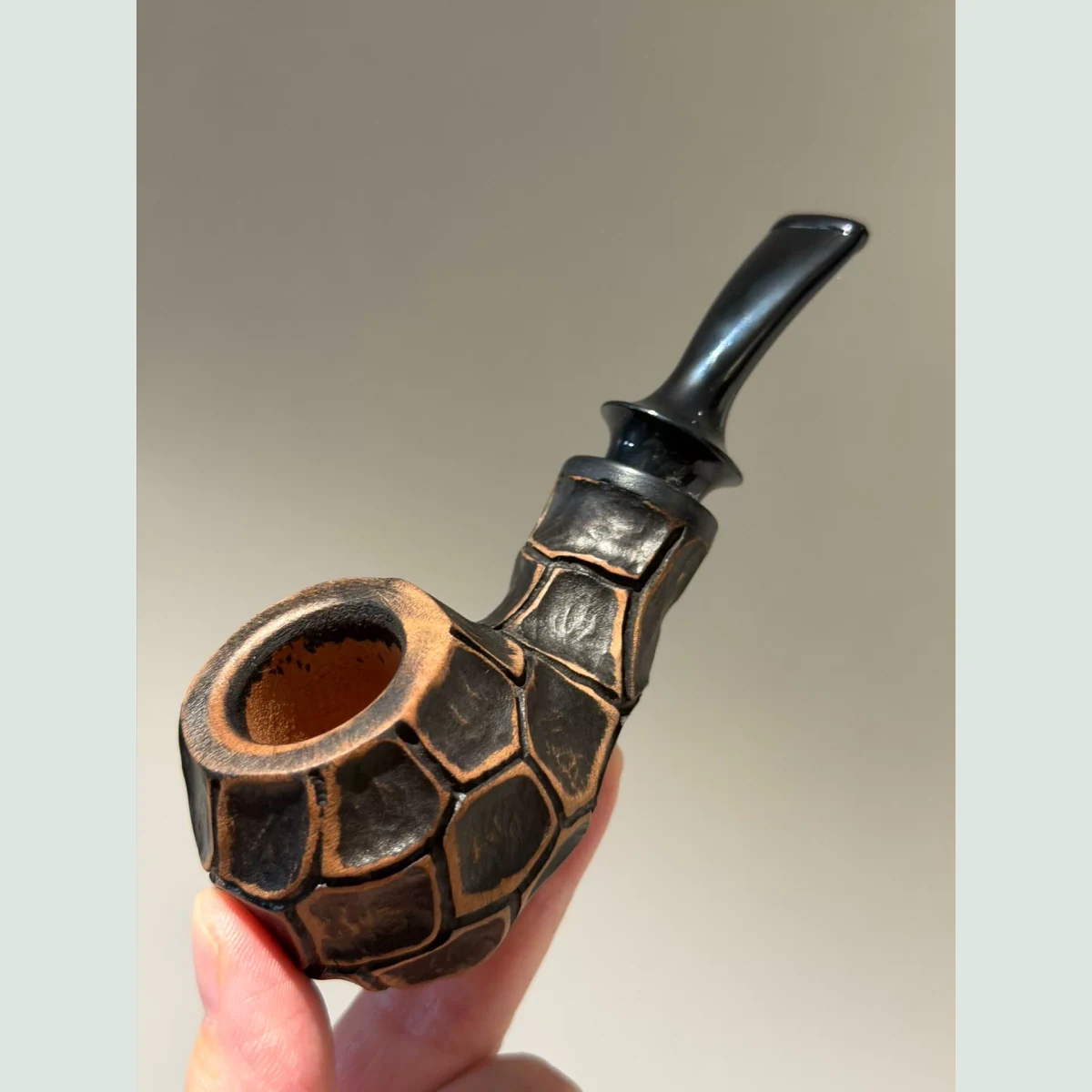 Tortoiseshell Carved Classic Handmade Solid Briar Wood Tobacco Pipe visible shape and finish detail