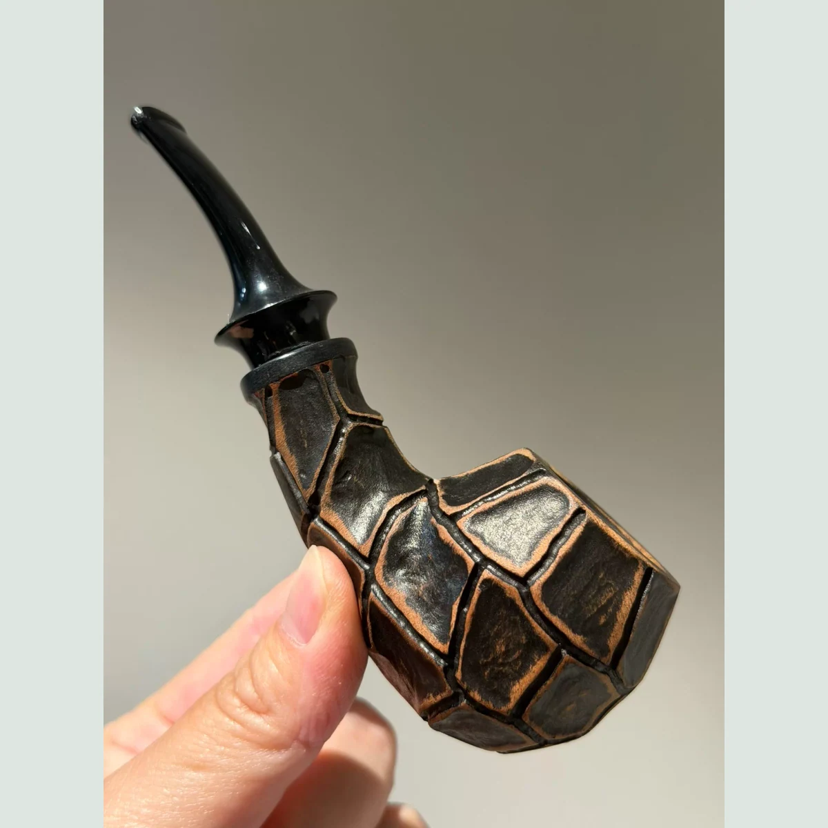 Tortoiseshell Carved Classic Handmade Solid Briar Wood Tobacco Pipe supporting product view