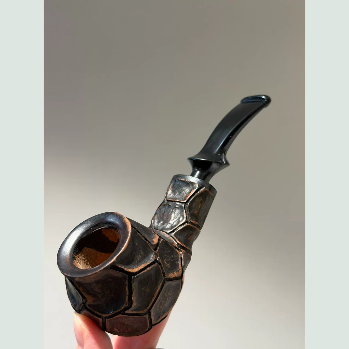 Tortoiseshell Carved Classic Handmade Solid Briar Wood Tobacco Pipe visible shape and finish detail