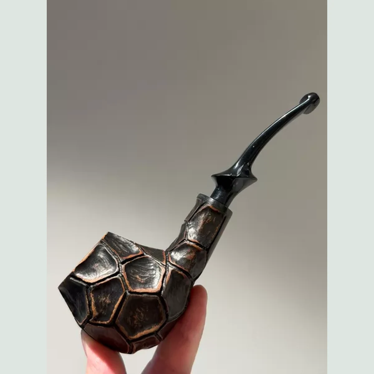 Tortoiseshell Carved Classic Handmade Solid Briar Wood Tobacco Pipe visible shape and finish detail