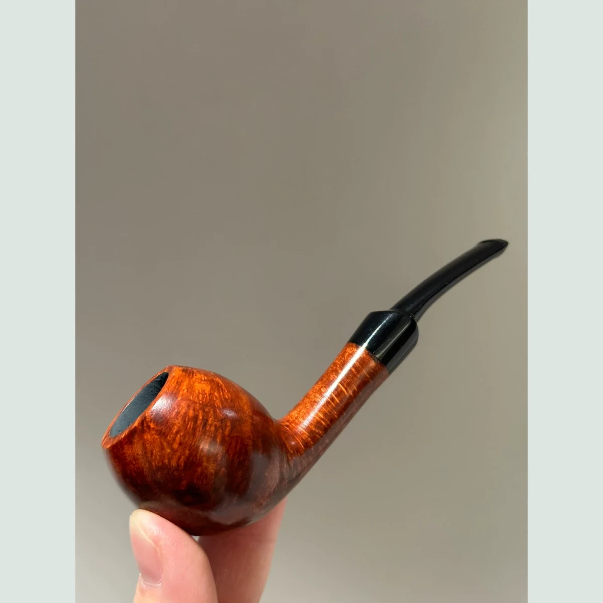 Tulip Slightly Bent Solid Briar Wood Tobacco Pipe visible shape and finish detail