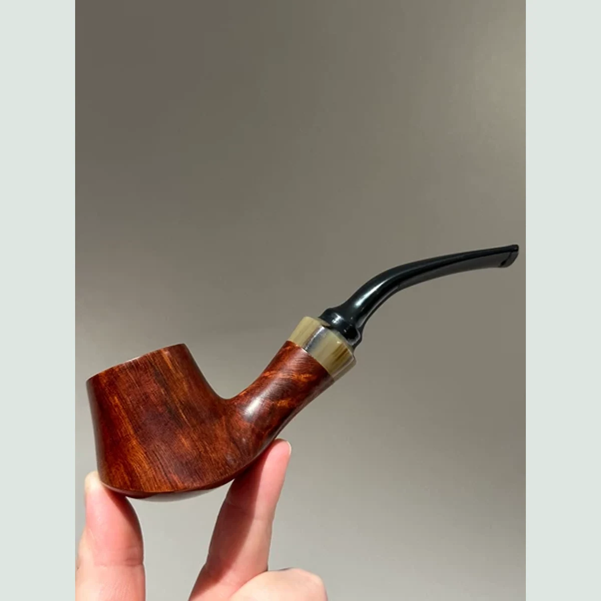 Volcano Bent Solid Briar Wood Tobacco Pipe visible shape and finish detail