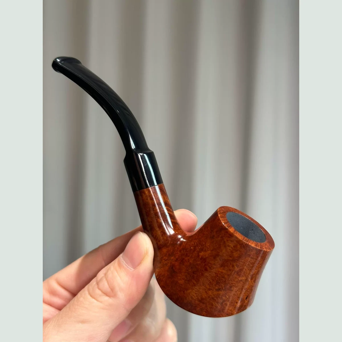 Volcano Bent Solid Briar Wood Tobacco Pipe visible shape and finish detail