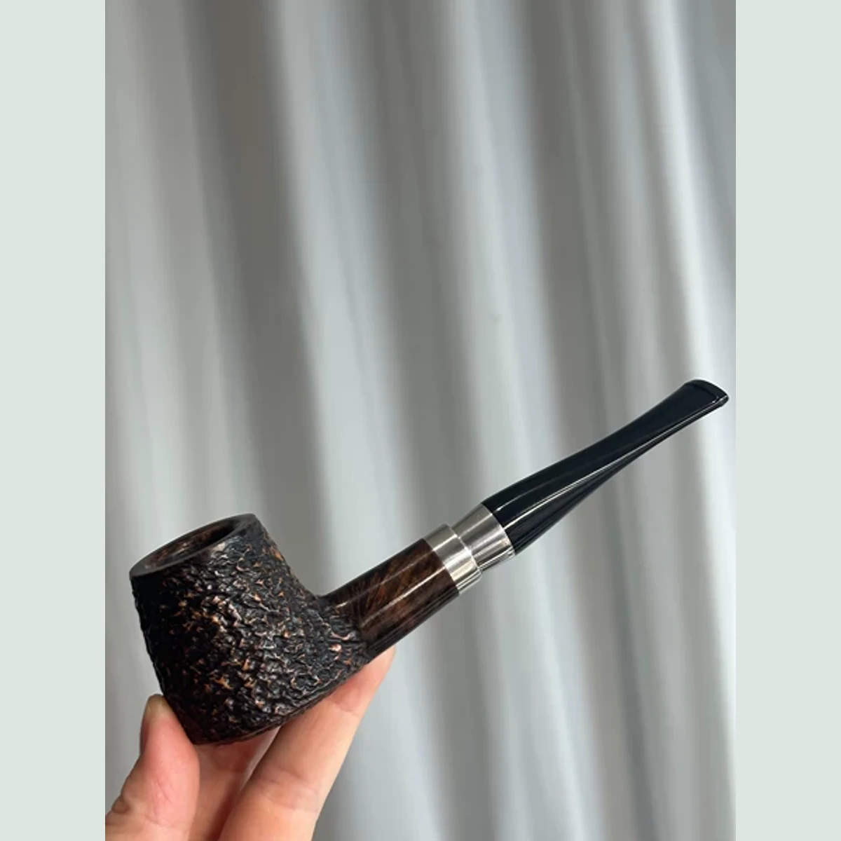 Volcano Straight Solid Briar Wood Tobacco Pipe visible shape and finish detail